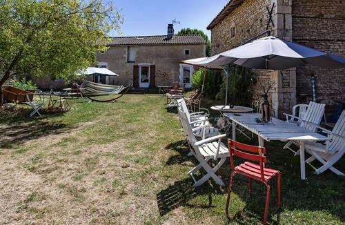 Champagne-le-Sec House | Stay at La Grange des Zarts: Renovated House, Wi-Fi, Parking, Between Nature and Culture