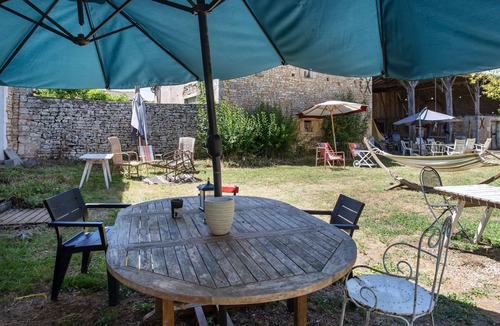 Champagne-le-Sec House | Stay at La Grange des Zarts: Renovated House, Wi-Fi, Parking, Between Nature and Culture