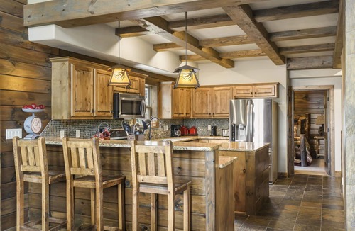 Indian Point Cabin | Stay at Lakefront Luxury! 2mi to Silver Dollar City Free Amenities, Hot Tub & Huge Pool
