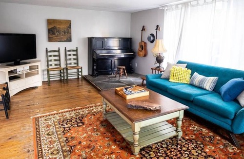 Cornwall-on-Hudson House | Stay at Sparrow House: A Cozy, Waterfront Retreat in the Hudson Valley
