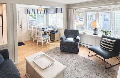 Ogunquit House | Stay at The Salt Life! Pristine, Quintessential Maine Sleeps 4-6 Walk To Beach