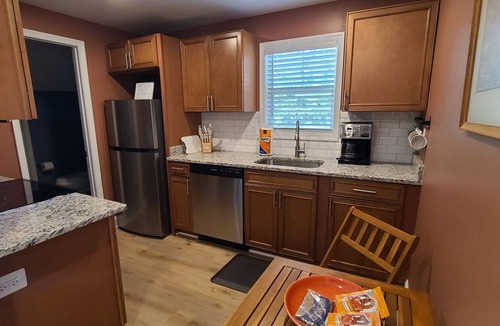 Annapolis House | Stay Barefoot Bikes Kayaks Bay Access USNA
