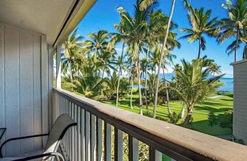 Ualapue Apartment | Stay Close to the Waves in an Ocean-View Family Condo with Pool