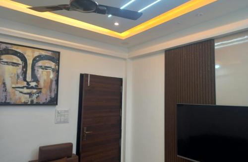 Indore Apartment | Stay comfort at City Heart 2Bhk AC ,WIFI & Much more