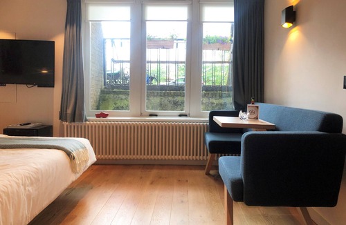 Czaar Peterbuurt Bed & Breakfast | Stay completely private in our centrally located 18th century house