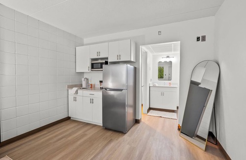 Cedar Falls Apartment | Stay Downtown, Free Gated Parking, Renovated Studio! 512