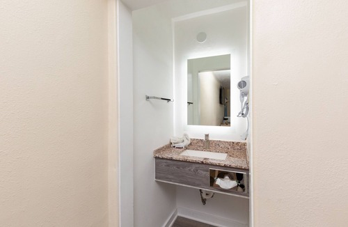 Elko Hotel | Stay Express Inn Elko