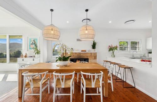 Burrundulla House | Stay in Mudgee The Grove, The Church, And Premium Private Homestead