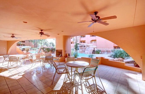 Paradise Valley Village Condo | Stay in Paradise with Everything at your Fingertips!