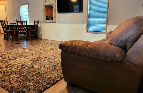 Checotah House | Stay Lakeshore - Serene landscape near water