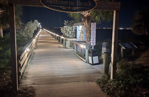 Melbourne Apartment | Stay minutes from Downtown and beaches!