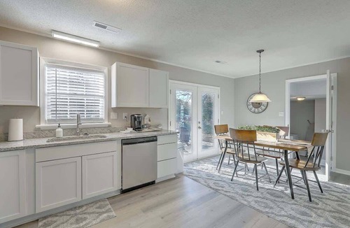 Goose Creek House | Stay near all Chas attractions, quiet comfort with fenced yard!