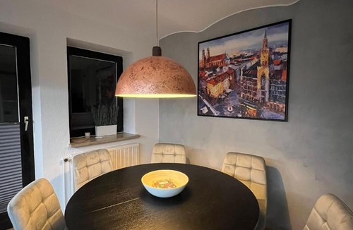 Bad Aibling Apartment | Stay Nice Thermen-Glück 3BR 100qm Whirlpool-Badewanne