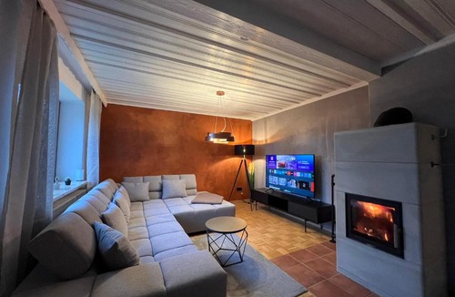 Bad Aibling Apartment | Stay Nice Thermen-Glück 3BR 100qm Whirlpool-Badewanne
