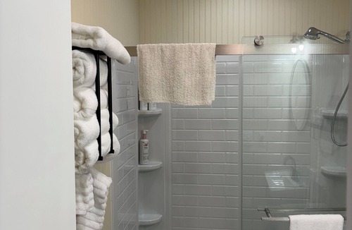 Old Town Cottage | stay on the farm! Pet friendly!adorable cottage blue ridge mountains Galax Va.