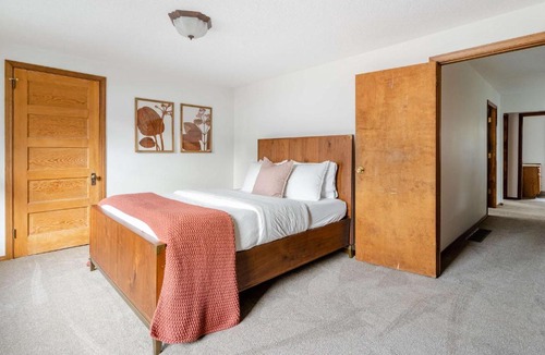Goose Hollow House | Stay Portland - 3BR Craftsman - Vintage Charm - Great Location