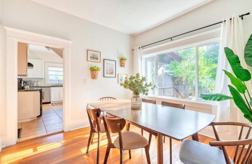 King House | Stay Portland - Cute & Charming Portland Home 91 WalkScore