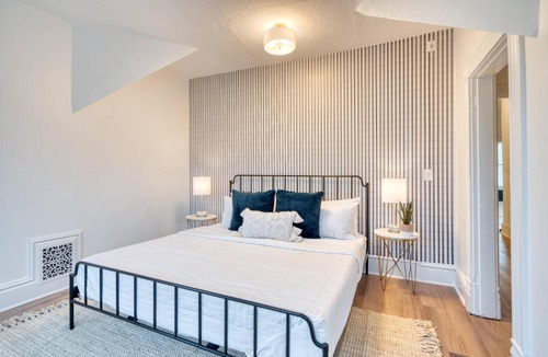 Buckman Neighborhood Apartment | Stay Portland - Historic Queen Anne Vernacular - 95 WalkScore