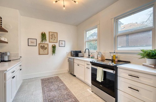 Belmont House | Stay Portland - Renewed 1910 Classic Craftsman - 95 WalkScore