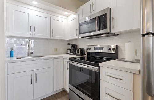 Lower Matecumbe Beach Condo | Stay Salty: Keys Dreams 1BR Condo Steps from the Sand