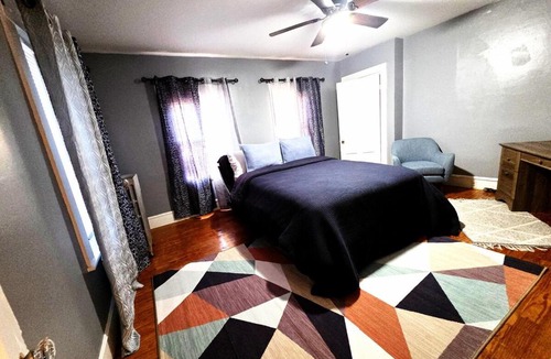 Stoughton Apartment | Stay Sleek - Quick Trip to Boston & Gillette Stadium