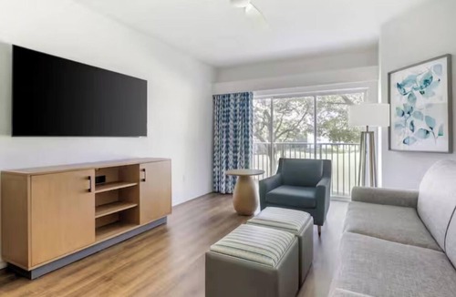West Kissimmee Hotel | Stay Somewhere Worth Remembering! 2 Units with Kitchen, Outdoor Pool!