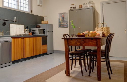 Avane Apartment | Stay, think and relax. Classic layout. 15' drive from Pisa, Lucca and the beach.