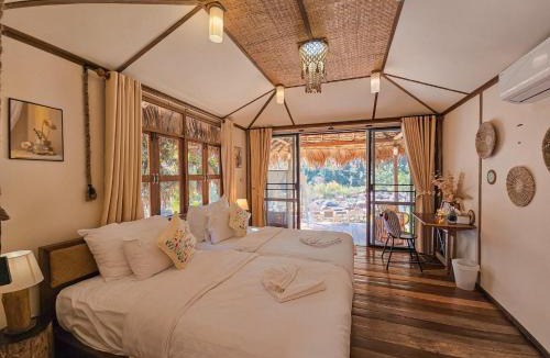 Ban Ton Lung Cabin | Stay wild & cafe