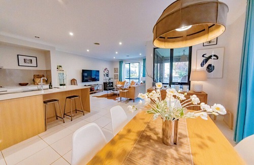 Wantirna South House | StayAU 4BR Designer Home in Knox