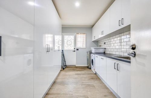 Morwell House | StayAU Pet-Friendly 7Bed Spacious Retreat Morwell