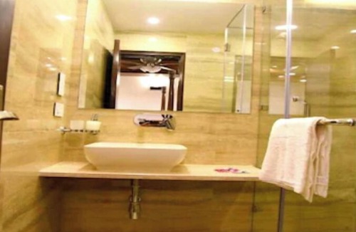 Paharganj Hotel | Staybook Atlanta@New Delhi Railway Station