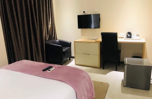 Gaborone Bed & Breakfast | Staybridge Golfview Suites