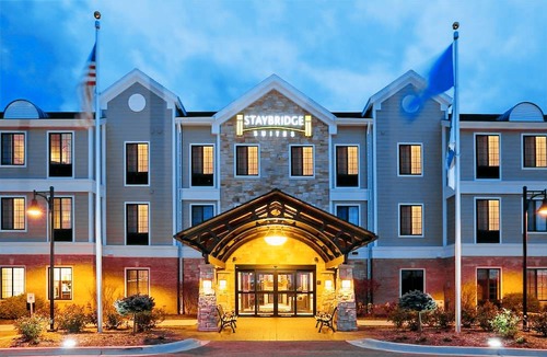 Oconomowoc Hotel | Staybridge Suites Milwaukee West-Oconomowoc, an IHG Hotel