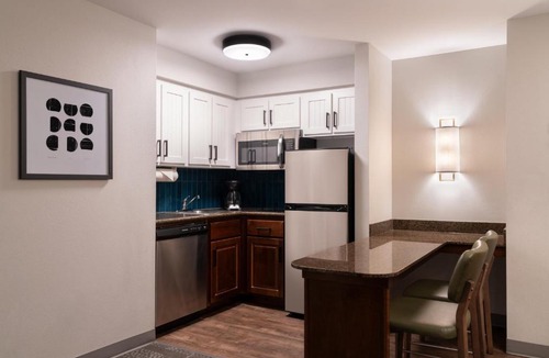 Stow Hotel | Staybridge Suites Akron-Stow-Cuyahoga Falls by IHG