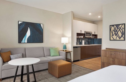 Aurora Hotel | Staybridge Suites Aurora East by IHG