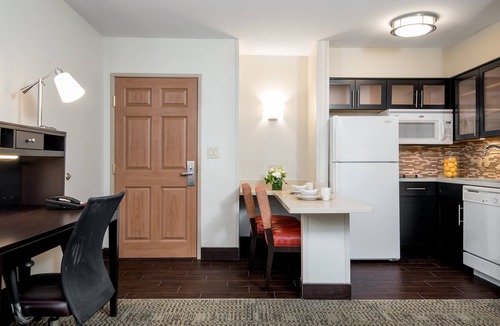 Chantilly Hotel | Staybridge Suites Chantilly - Dulles Airport by IHG