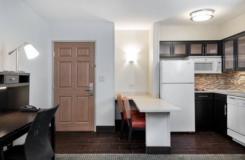 Chantilly Hotel | Staybridge Suites Chantilly - Dulles Airport by IHG