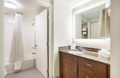 Chesapeake Hotel | Staybridge Suites Chesapeake-Virginia Beach by IHG