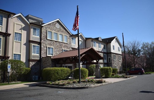 Cranbury Hotel | Staybridge Suites Cranbury - South Brunswick by IHG