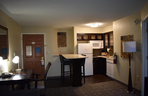 Cranbury Hotel | Staybridge Suites Cranbury - South Brunswick by IHG