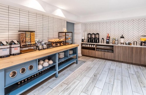 Glendale Hotel | Staybridge Suites Denver - Cherry Creek by IHG
