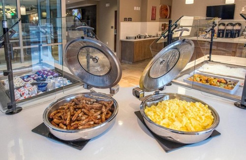 Downtown Denver Hotel | Staybridge Suites Denver Downtown by IHG