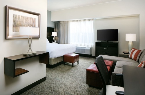 Historic East Village Hotel | Staybridge Suites Des Moines Downtown by IHG