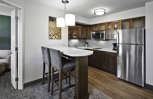 Irvine Business Complex Hotel | Staybridge Suites Irvine-John Wayne Airport by IHG