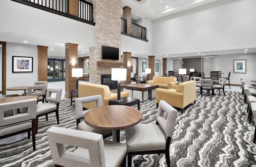 Irvine Business Complex Hotel | Staybridge Suites Irvine - John Wayne Airport by IHG