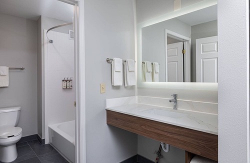 Madison Hotel | Staybridge Suites Madison East by IHG