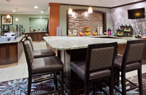 Maple Grove Hotel | Staybridge Suites Minneapolis-Maple Grove by IHG