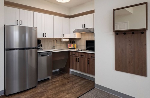 Maple Grove Hotel | Staybridge Suites MPLS-Maple Grove/Arbor Lakes by IHG