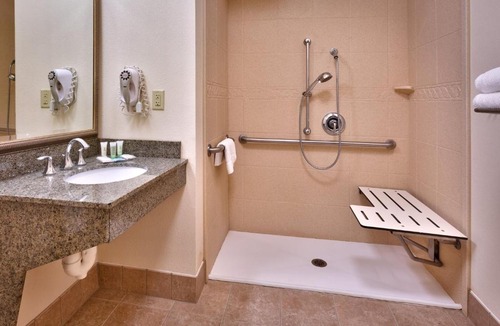 Omaha Hotel | Staybridge Suites Omaha 80th and Dodge by IHG