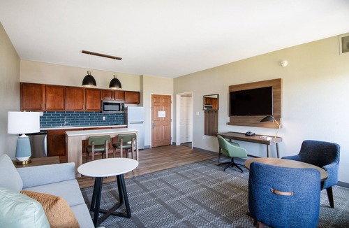 Glendale Sports and Entertainment District Hotel | Staybridge Suites Phoenix - Glendale Sports Dist by IHG